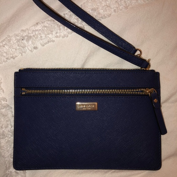 kate spade Handbags - NWOT Kate Spade Navy Wristlet